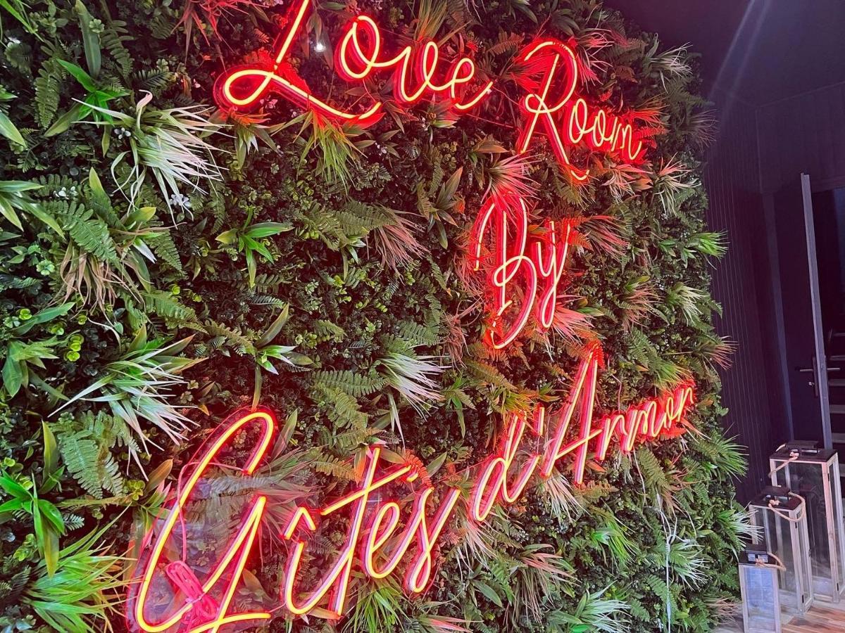 Loveroom Avec Spa Privatif Plelo Экстерьер фото