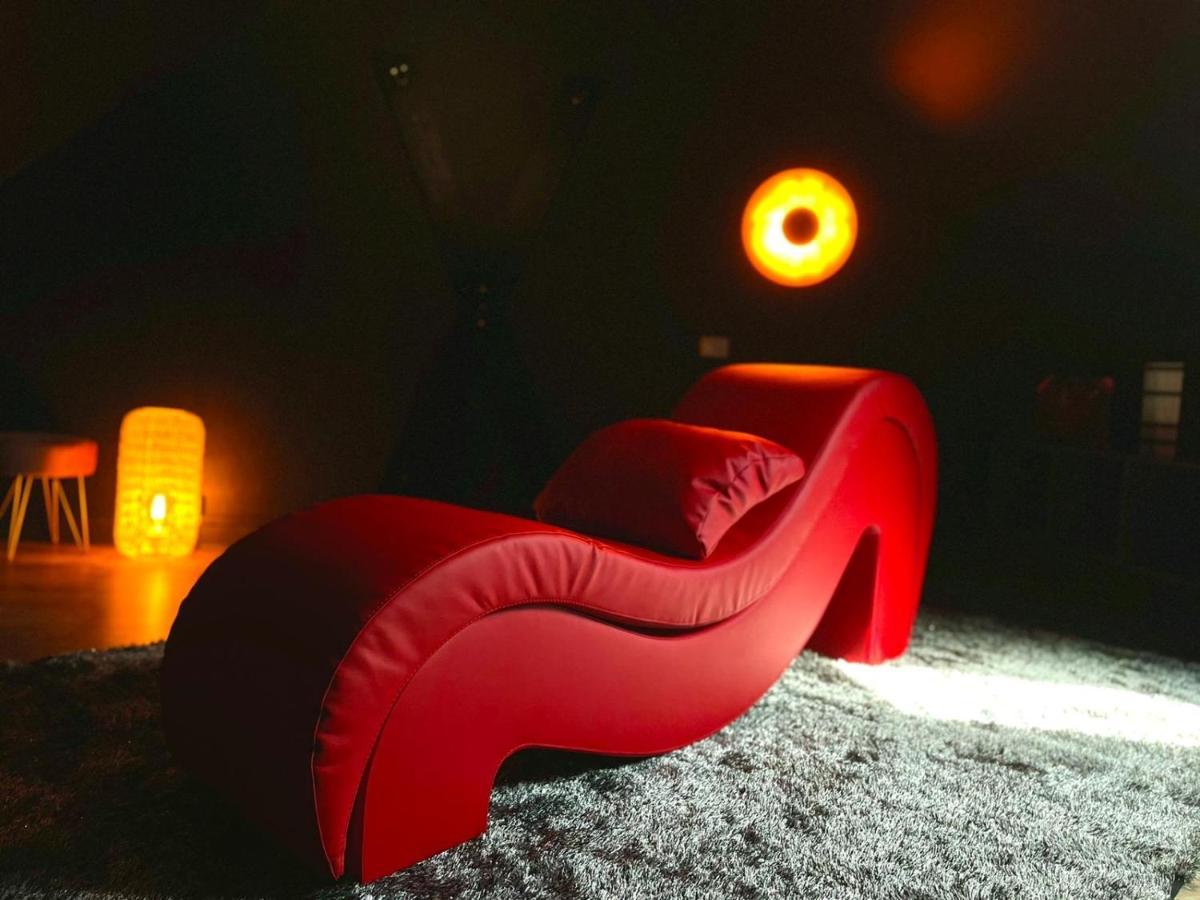 Loveroom Avec Spa Privatif Plelo Экстерьер фото